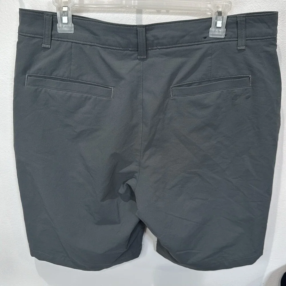 Under Armor Grey Flat Front Men's Shorts size 36 - Picture 3 of 5